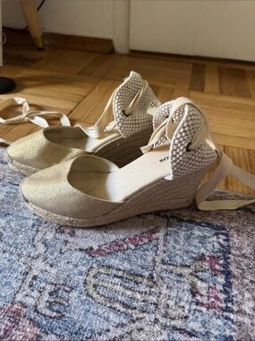 Women’s Cream Espadrille Wedge Ankle-Tie Flats
